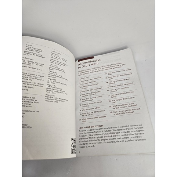 Lot Of 5 Holy Bible Vintage bibles and two study guides good condition Childrens - Picture 15 of 16